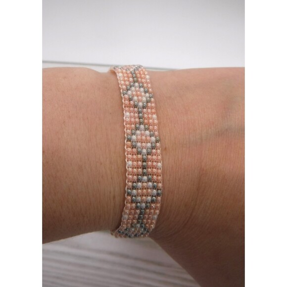 Loom Beaded Bracelet Peral, Pink & Gray - Picture 1 of 4
